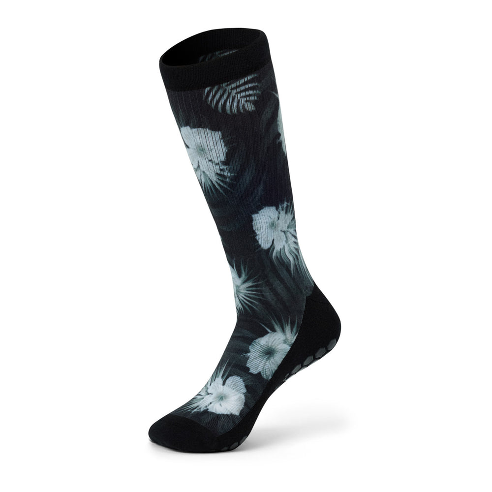Base33 Crew Grip Socks | Socks > Grip | Base33 – Tavi Active