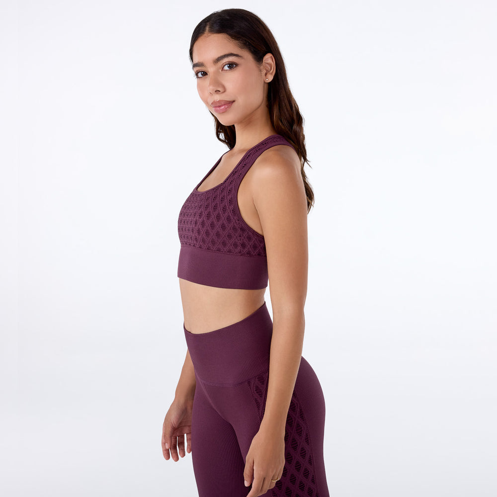 Seamless Diamond Textured Racerback Bra | Womens > Bras | Tavi – Tavi Active