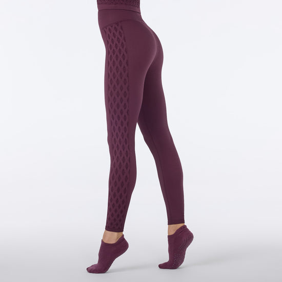 Seamless Diamond Textured 7/8 Leggings | Bottoms > Leggings | Tavi – Tavi Active