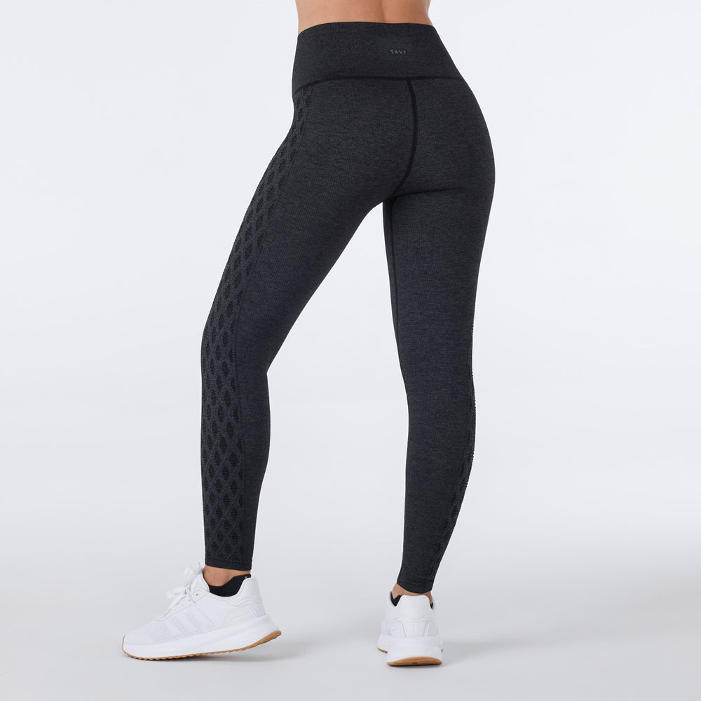 Seamless Diamond Textured 7/8 Leggings | Bottoms > Leggings | Tavi – Tavi Active