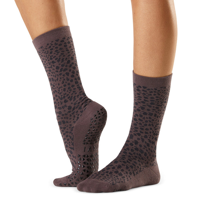 # Jess Grip Socks * | Socks > Crew | Tavi – ToeSox | Tavi | Vooray