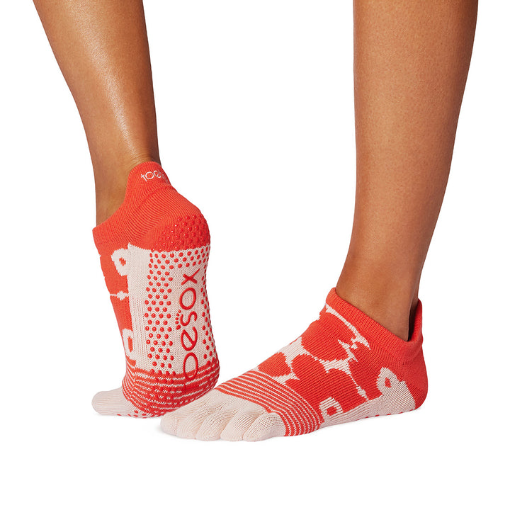 Full Toe Low Rise Grip Socks | Socks > Grip | ToeSox – ToeSox | Tavi | Vooray