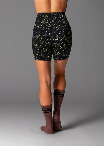 # Stash & Dash Biker Short 6" | Bottoms > Biker Shorts | Tavi – ToeSox | Tavi | Vooray