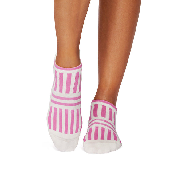 Savvy Grip Socks | Socks > Grip | Tavi – Tavi Active