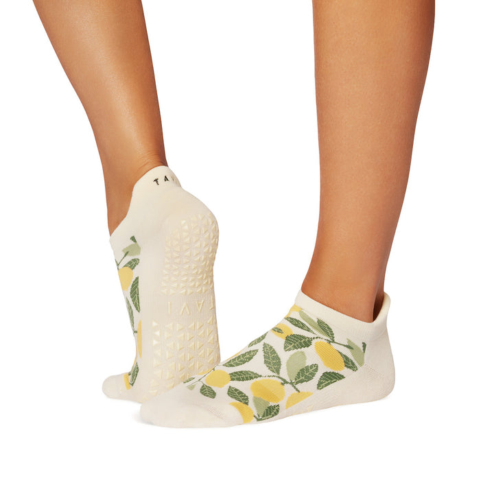 Savvy Grip Socks | Socks > Grip | Tavi – ToeSox | Tavi | Vooray