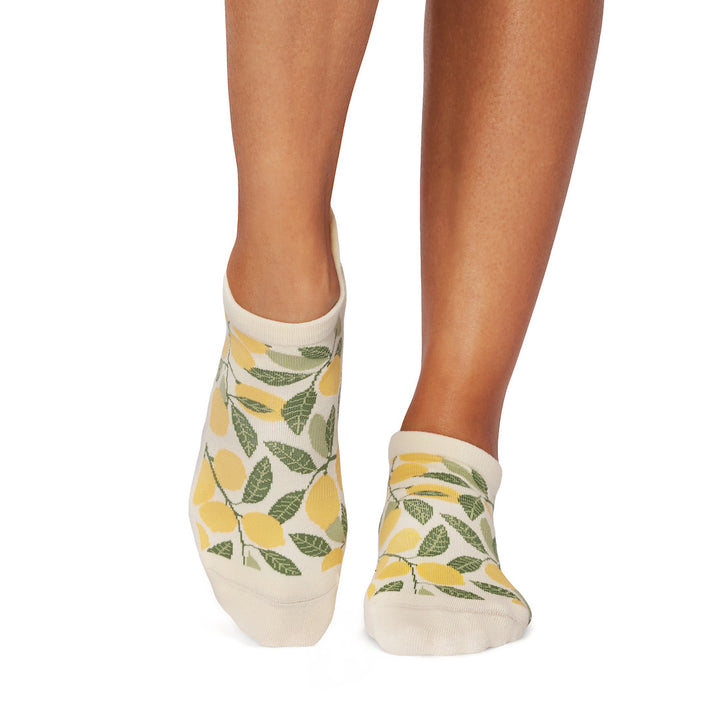 Savvy Grip Socks | Socks > Grip | Tavi – ToeSox | Tavi | Vooray