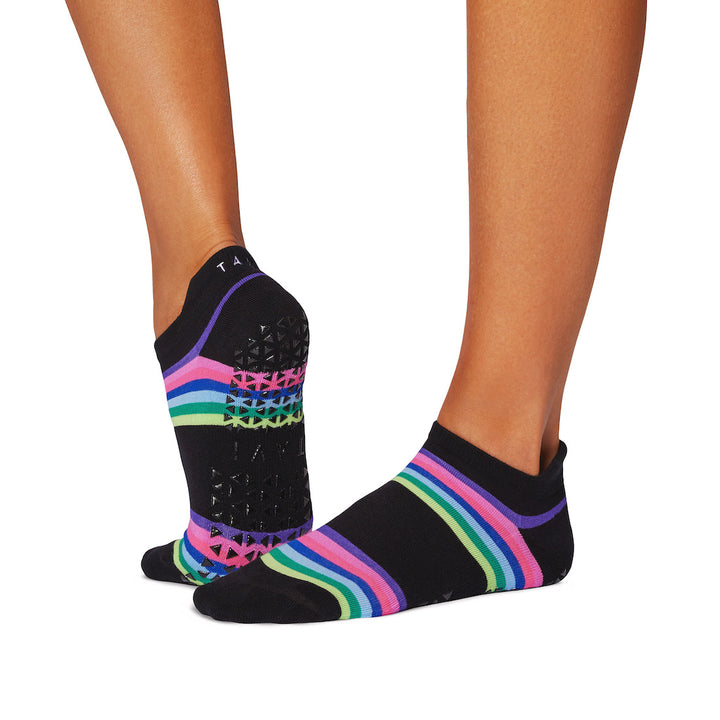 Savvy Grip Socks | Socks > Grip | Tavi – ToeSox | Tavi | Vooray