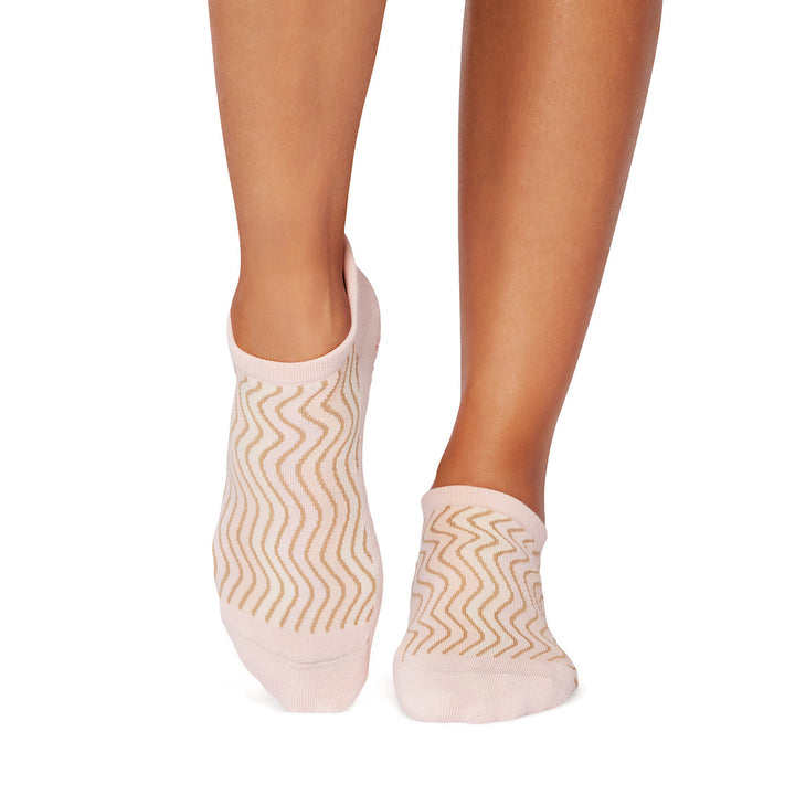 Savvy Grip Socks | Socks > Grip | Tavi – ToeSox | Tavi | Vooray