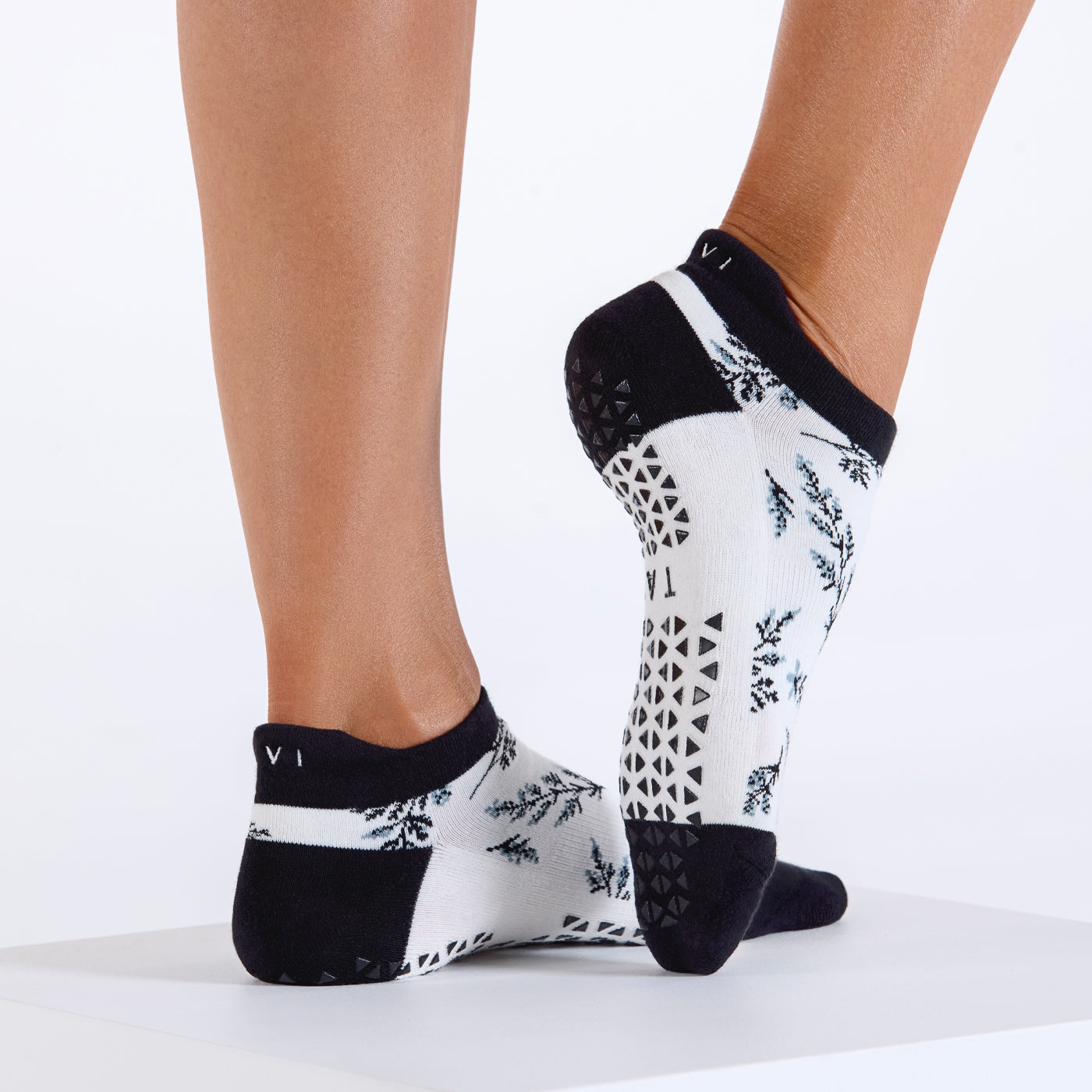 Savvy Grip Socks | Socks > Grip | Tavi – Tavi Active