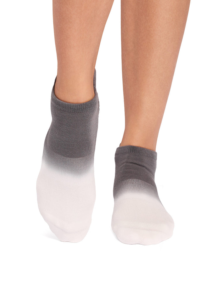 Savvy Grip Socks | Socks > Grip | Tavi – Tavi Active