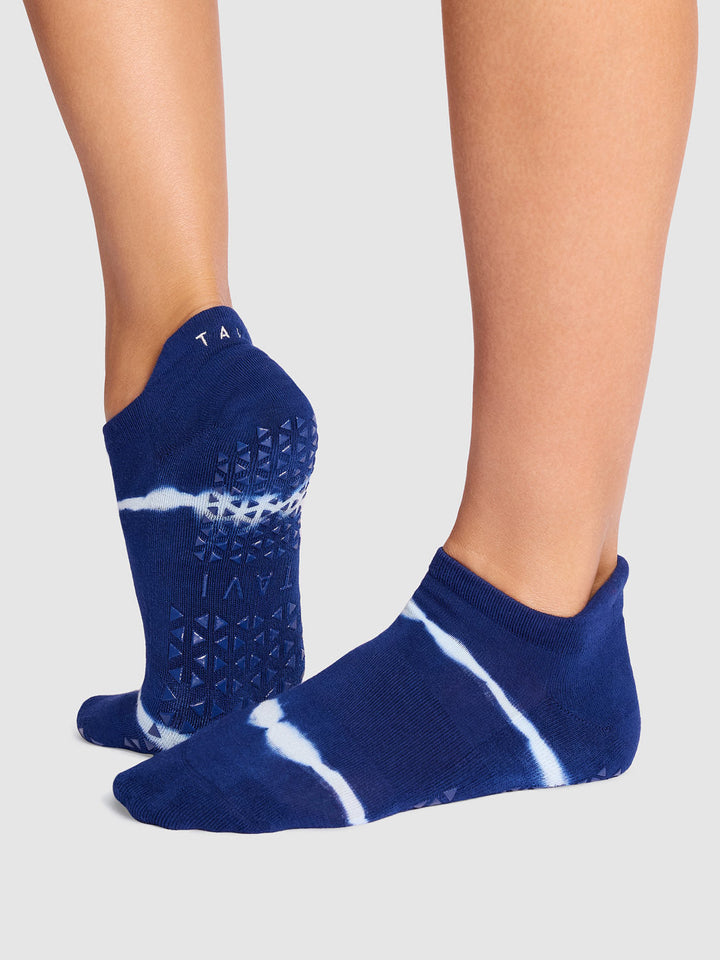 Savvy Grip Socks | Socks > Grip | Tavi – Tavi Active