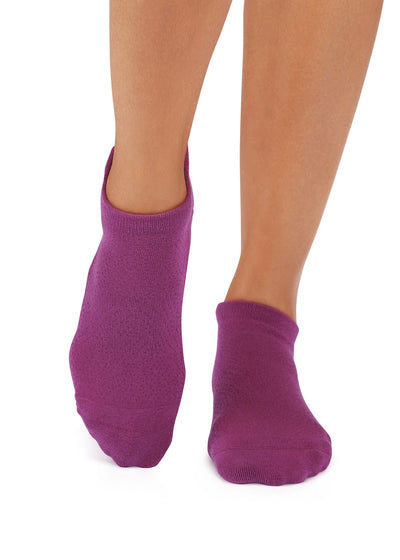 Savvy Grip Socks | Socks > Grip | Tavi – Tavi Active