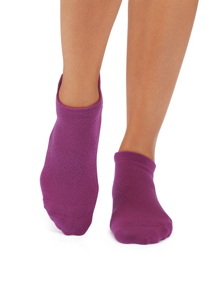Savvy Grip Socks | Socks > Grip | Tavi – Tavi Active