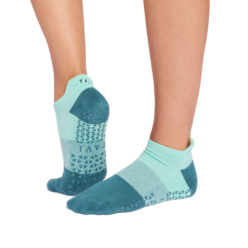 Savvy Grip Socks | Socks > Grip | Tavi – Tavi Active