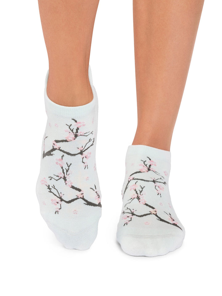 Savvy Grip Socks | Socks > Grip | Tavi – Tavi Active