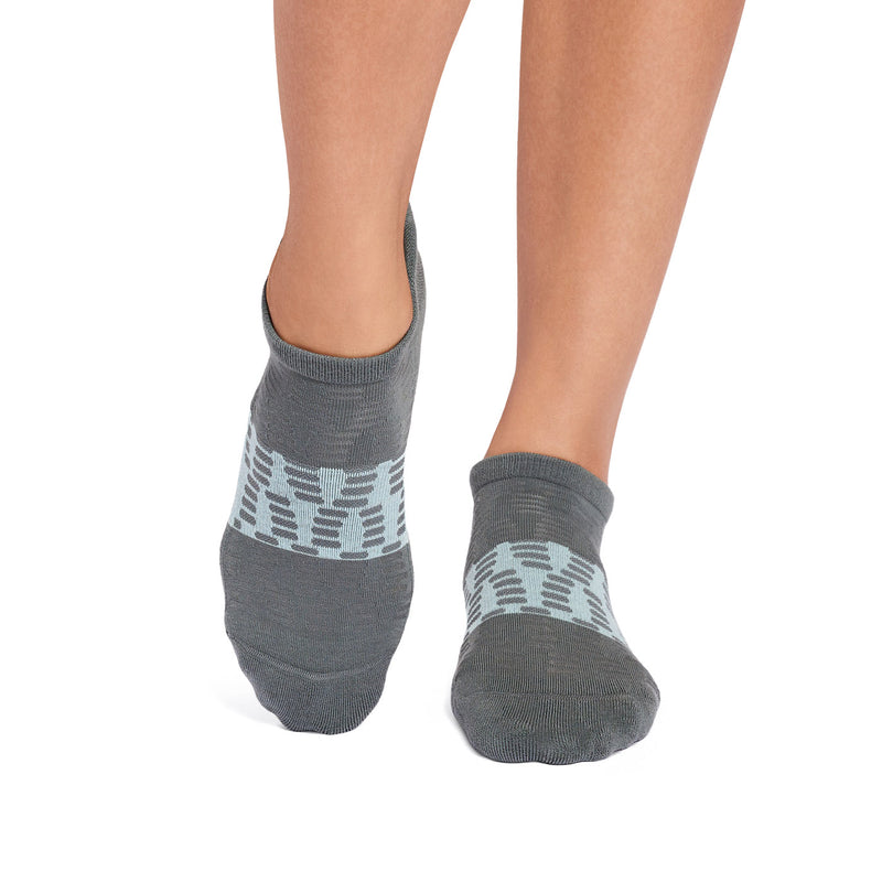 Savvy Grip Socks | Socks > Grip | Tavi – Tavi Active