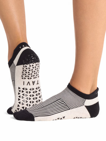 Savvy Grip Socks | Socks > Grip | Tavi – Tavi Active