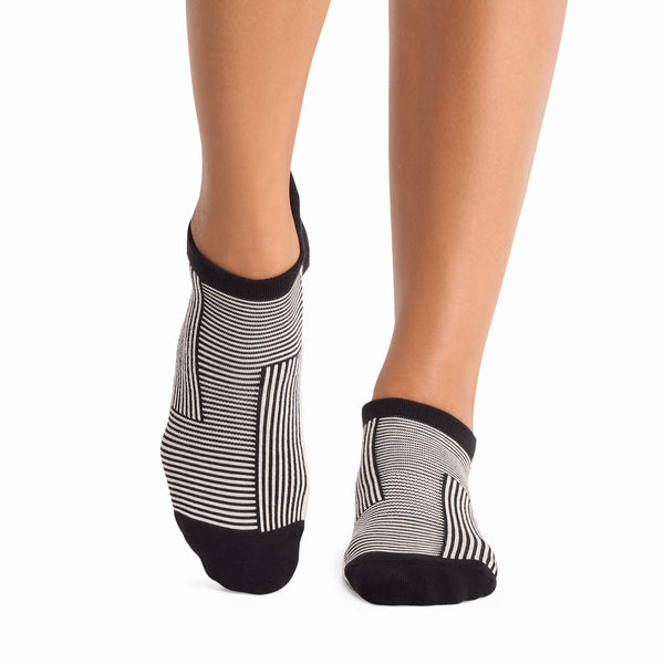 Savvy Grip Socks | Socks > Grip | Tavi – Tavi Active