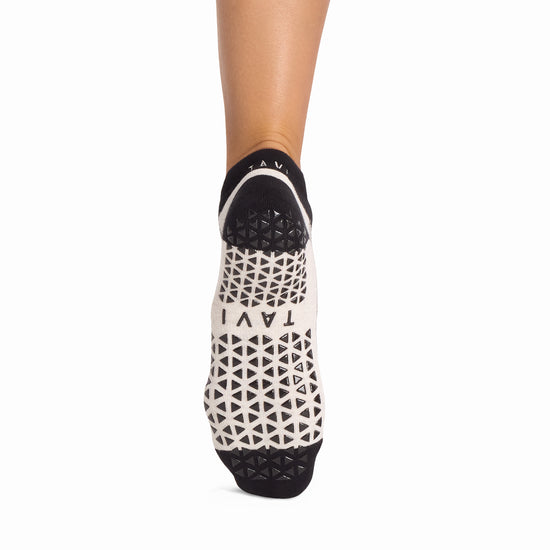 Savvy Grip Socks | Socks > Grip | Tavi – Tavi Active