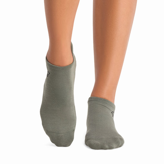 Savvy Grip Socks | Socks > Grip | Tavi – Tavi Active