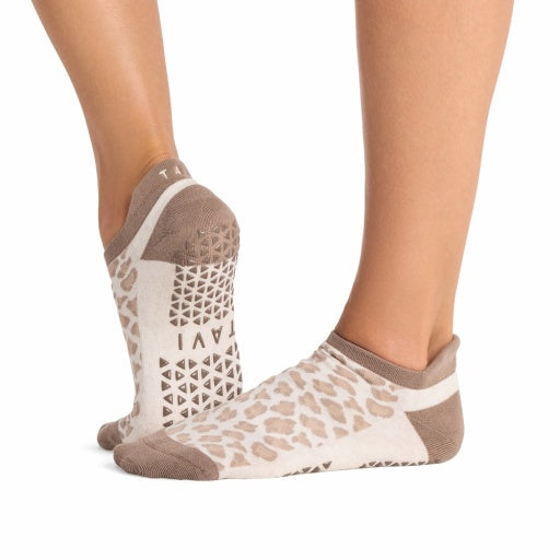 Savvy Grip Socks | Grip Socks | Tavi – Tavi Active