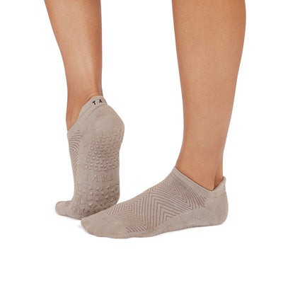 Savvy Grip Socks | Socks > Grip | Tavi – Tavi Active