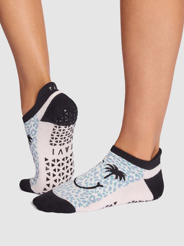 Savvy Grip Socks | Socks > Grip | Tavi – Tavi Active