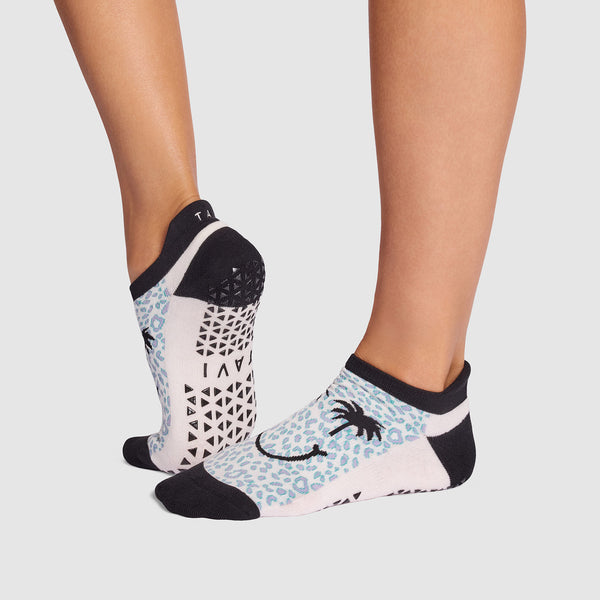 Savvy Grip Socks | Socks > Grip | Tavi – Tavi Active