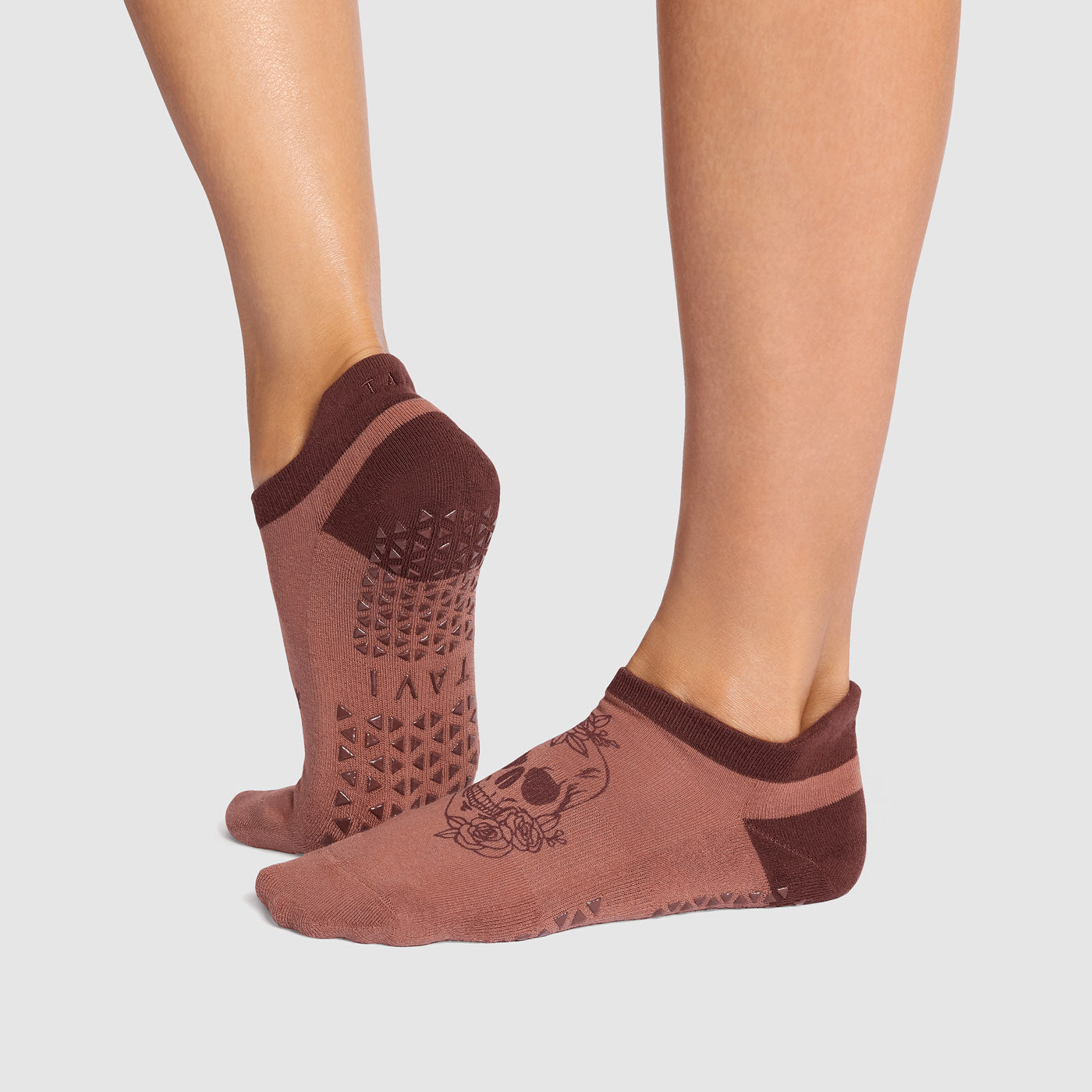 Savvy Grip Socks | Socks > Grip | Tavi – Tavi Active