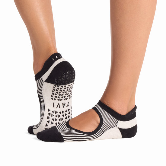 Emma Grip Socks | Socks > Grip | Tavi – Tavi Active
