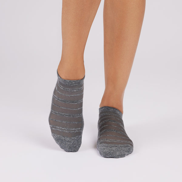Savvy Breeze Grip Socks | Socks > Grip | Tavi – Tavi Active