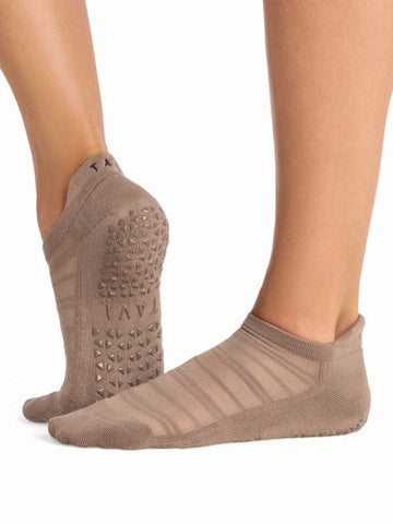 Savvy Breeze Grip Socks | Socks > Grip | Tavi – Tavi Active
