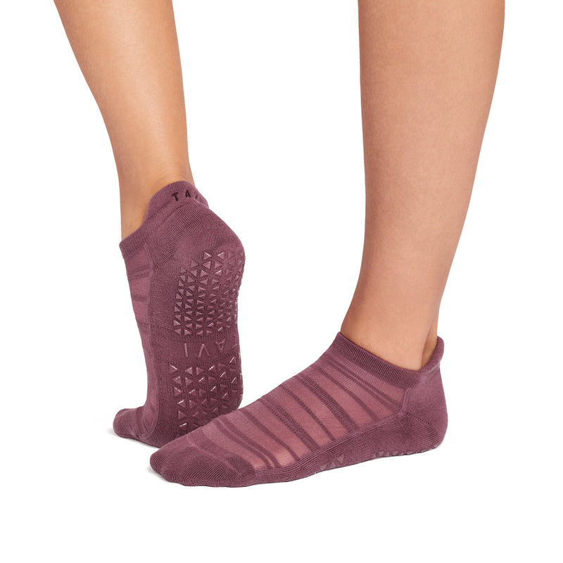 Savvy Breeze Grip Socks | Socks > Grip | Tavi – Tavi Active