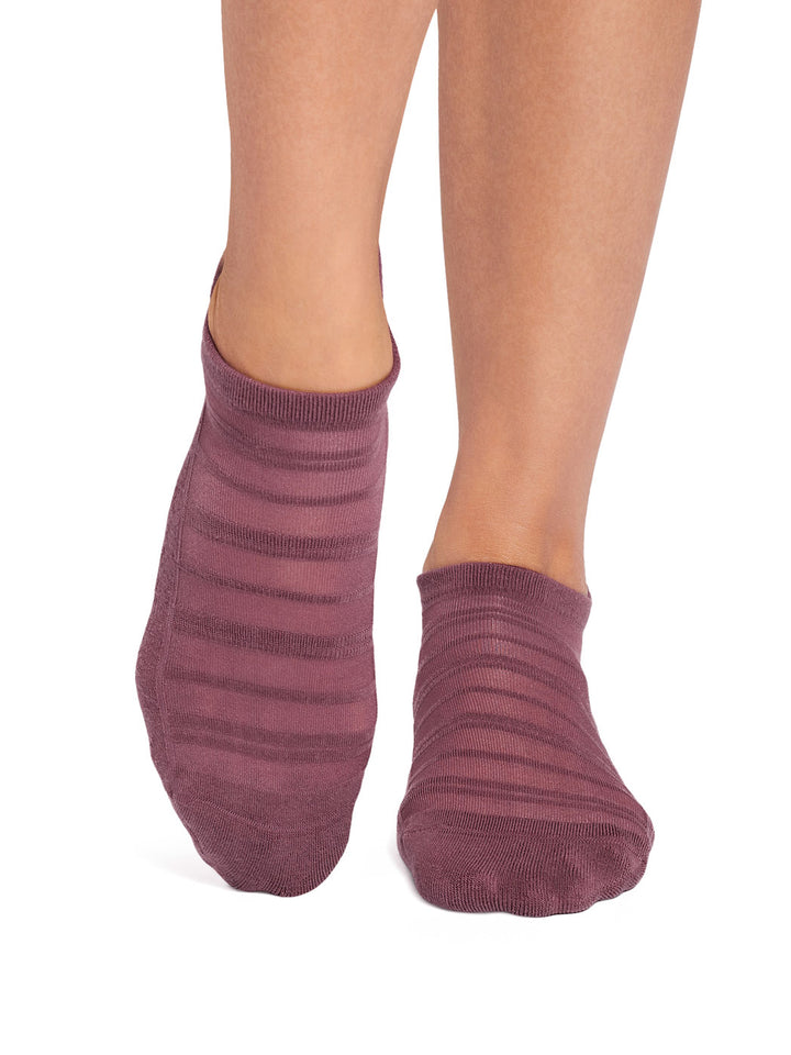 Savvy Breeze Grip Socks | Socks > Grip | Tavi – Tavi Active