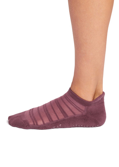 Savvy Breeze Grip Socks | Socks > Grip | Tavi – Tavi Active