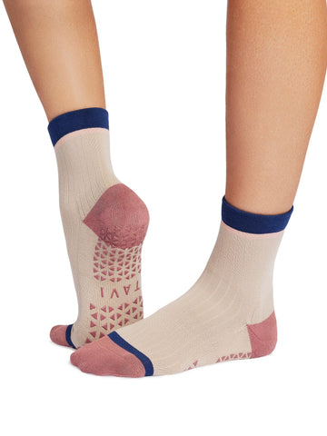 Aria Grip Socks | Socks > Grip | Tavi – Tavi Active