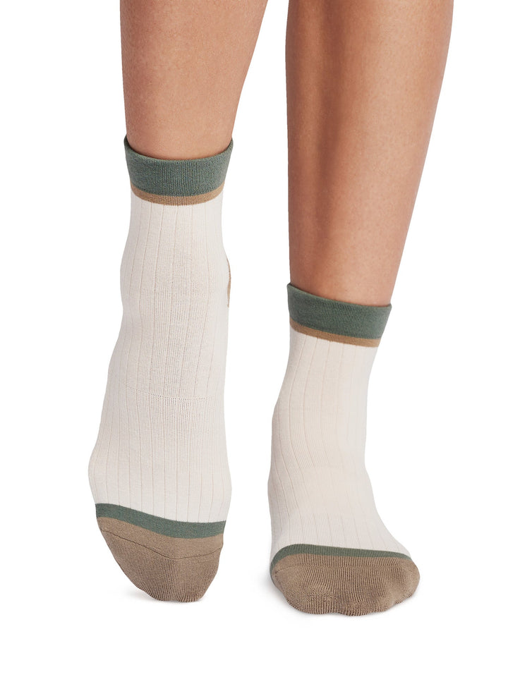 Aria Grip Socks | Socks > Grip | Tavi – Tavi Active