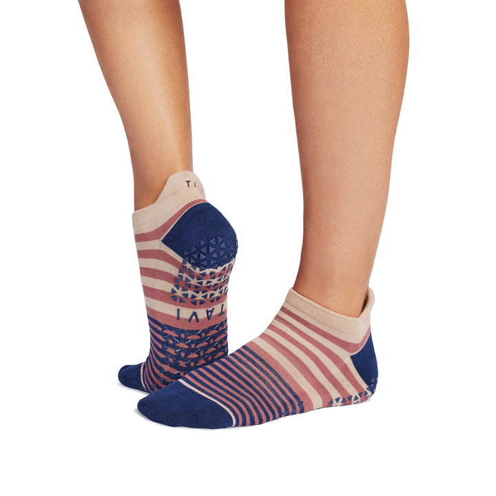 Savvy Grip Socks | Socks > Grip | Tavi – ToeSox | Tavi | Vooray