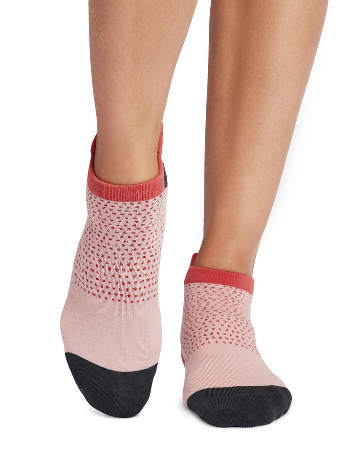 Savvy Grip Socks | Socks > Grip | Tavi – Tavi Active
