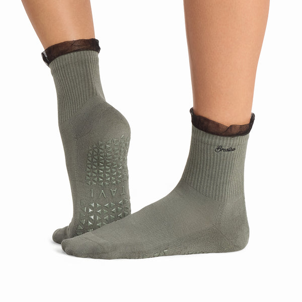 Aria Tulle Ruffle Grip Socks | Socks > Grip | Tavi – Tavi Active