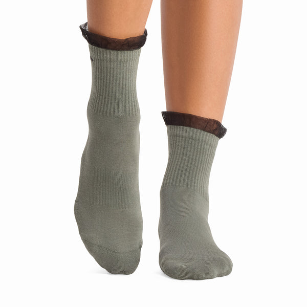 Aria Tulle Ruffle Grip Socks | Socks > Grip | Tavi – Tavi Active