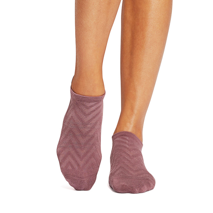 Savvy Breeze Grip Socks | Socks > Grip | Tavi – ToeSox | Tavi | Vooray