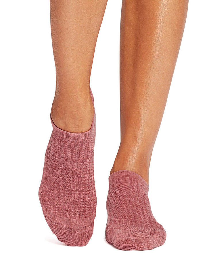 Savvy Breeze Grip Socks | Socks > Grip | Tavi – Tavi Active