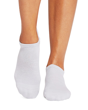 Savvy Tec Grip Socks | Socks > Grip | Tavi – ToeSox | Tavi | Vooray