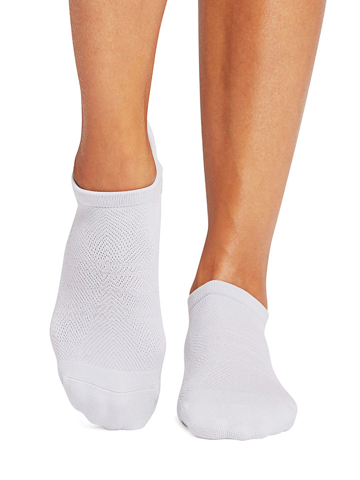 Savvy Tec Grip Socks | Socks > Grip | Tavi – Tavi Active
