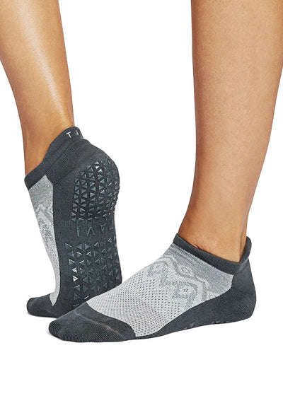 Savvy Grip Socks | Socks > Grip | Tavi – Tavi Active