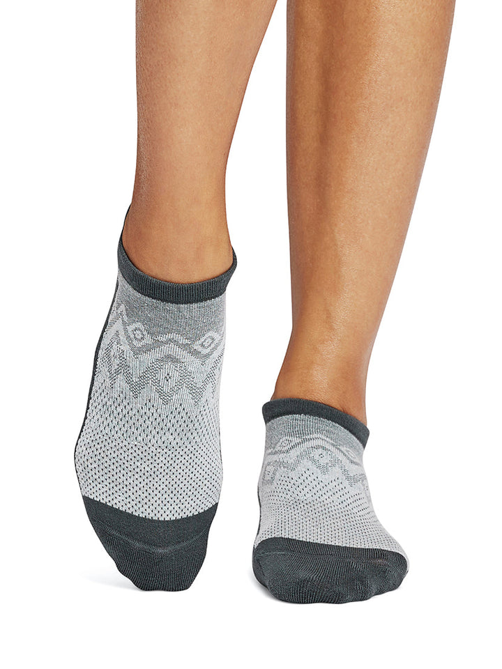 Savvy Grip Socks | Socks > Grip | Tavi – Tavi Active