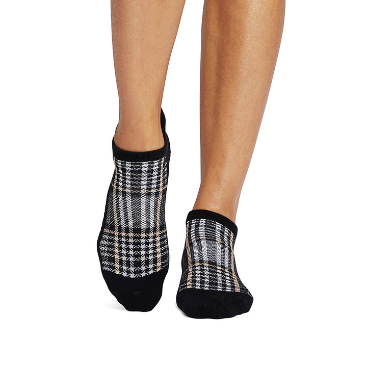 Savvy Grip Socks | Socks > Grip | Tavi – ToeSox | Tavi | Vooray