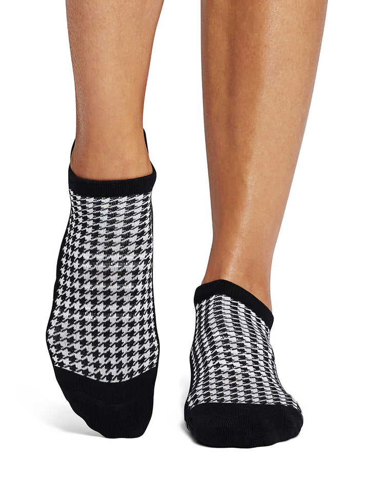 Savvy Grip Socks | Socks > Grip | Tavi – Tavi Active