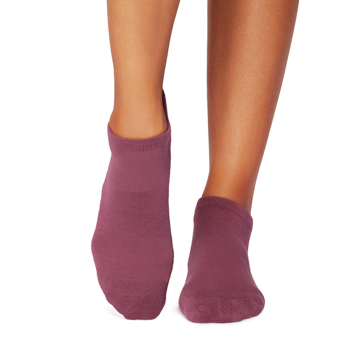 Savvy Grip Socks | Socks > Grip | Tavi – ToeSox | Tavi | Vooray